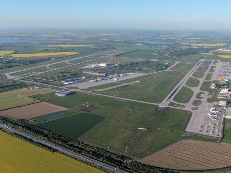 General Aviation Terminal des Flughafens Leipzig Fly Velocity