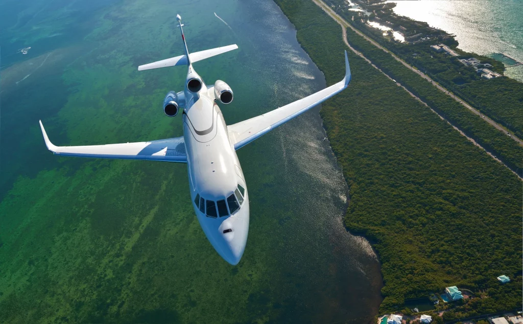 Dassault Falcon 900 Flying